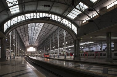 Lizbon, Portekiz-29 Ekim, 2018: Rossio Tren Istasyonu Lizbon 29 Ekim, 2018