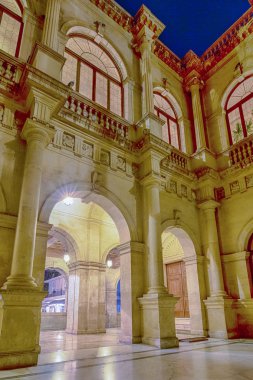 Herklion, Girit- 27 Ağustos 2018: 27 Ağustos 2018 At Şehir Merkezinde Kandiye Belediye Binası