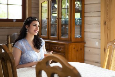 Mavi Düğün güzel Kafkas Esmer Kadın Portresi 