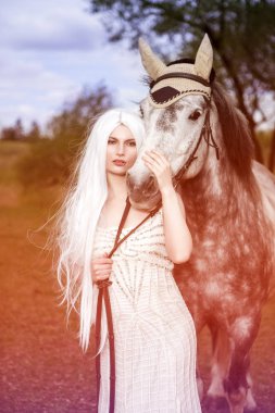 Uzun Saçlı Nazik Rüya Beyaz Sarışın Kadın