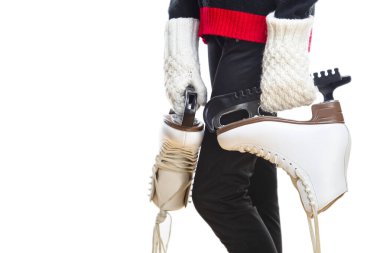 Beyaz Buz Patenlerine Karşı Beyaz Buz Tutan Küçük Kafkas Kızının Elleri 