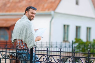 Mutlu Kafkas Yakışıklılığı Okuma Dışının Portariti. Yatay Resim