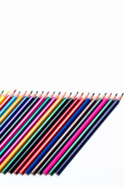 Zanaat fikirleri. Çeşitli Renkli Pastel Boyalar Çizgisi 'nin Kapanışı Yakın Yerler' de. Beyazlara Karşı İzole Edildi. Dikey Görüntü Yönlendirme