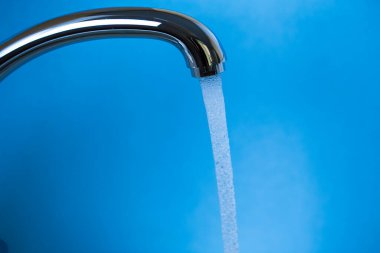 Yeni Nickel Plated Water Tap 'in Macro çekimi. Yatay resim