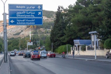 Trafik olan Suriye yoluna bak