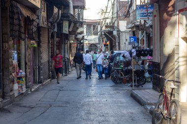 Coronavirus salgını sırasında Antik Şam Şehri 'nde (Suriye Arap Cumhuriyeti) geleneksel pazar ve yaşam titreşimleri 18.05.2020