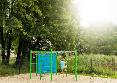 küçük çocuk oyun. 