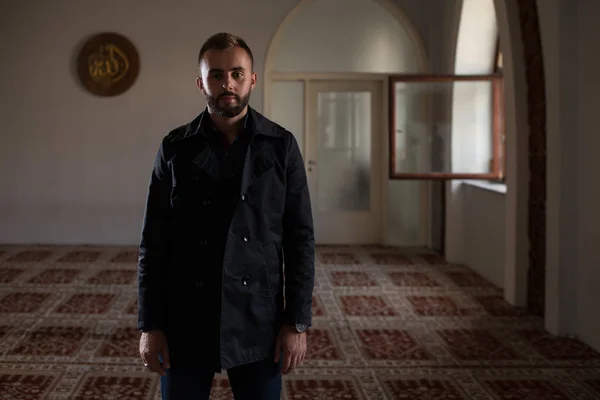 Portrait Adult Muslim Man Praying Mosque — Stock Photo, Image