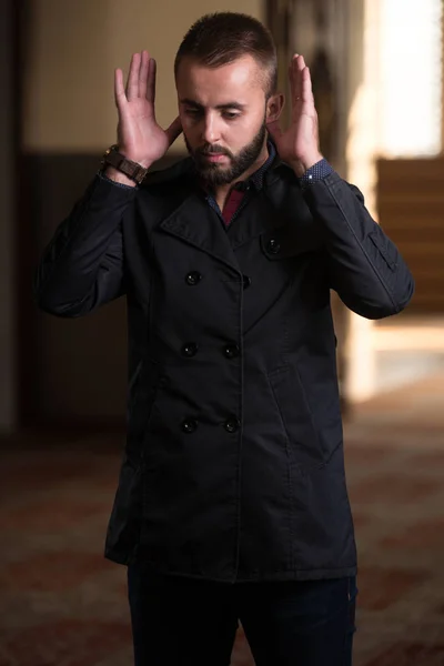 Adult Muslim Man Praying Mosque — Stock Photo, Image