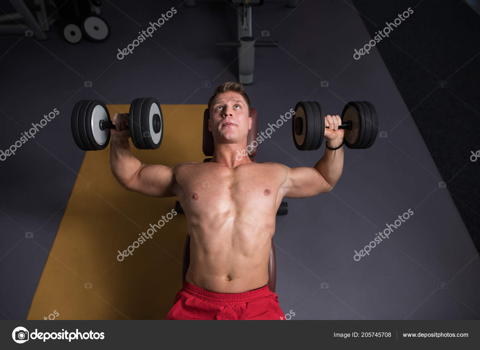 ejercicios para pectorales con pesas hombres