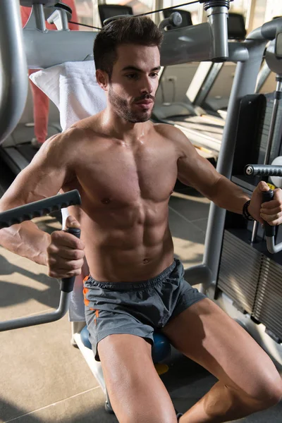 Handsome Muscular Fitness Bodybuilder Doing Heavy Weight Exercise Chest Machine — Stock Photo, Image