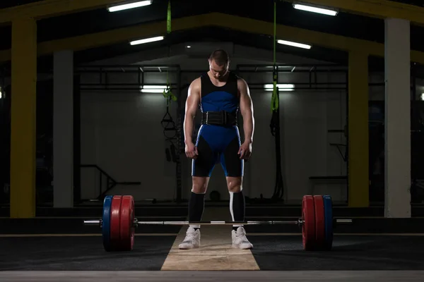 Powerlifter Coloca Frente Barbel Prepara Para Deadlift — Foto de Stock