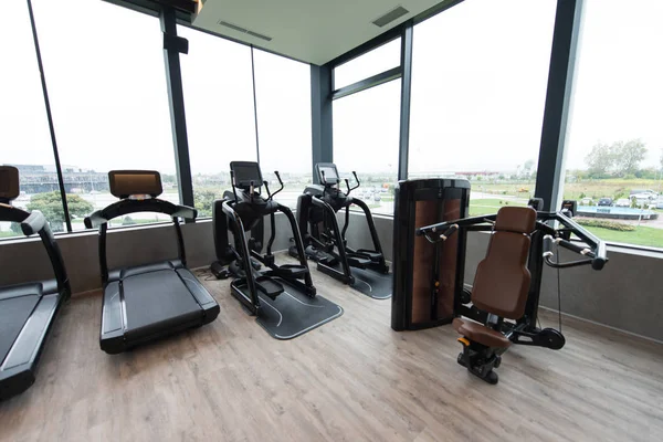 Attrezzature Macchine Presso Moderno Palestra Fitness Center — Foto Stock