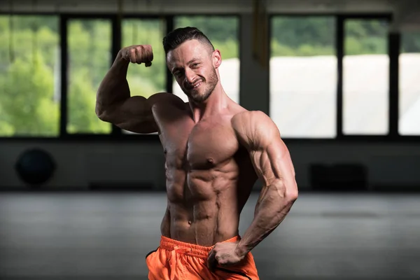 Portrait Young Physically Fit Man Showing His Well Trained Body — Stock Photo, Image