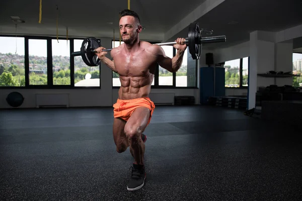 Erős Ember Edzőteremben Quadriceps Fenék Súlyzó Izmos Sportos Testépítő Fitness — Stock Fotó