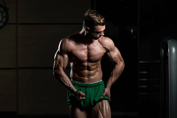 Young Man Standing Strong Gym Flexing Muscles Muscular Athletic Bodybuilder — Stock Photo, Image