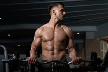 Pazı egzersiz halter ile