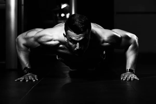 Atlet egzersiz Push Up — Stok fotoğraf