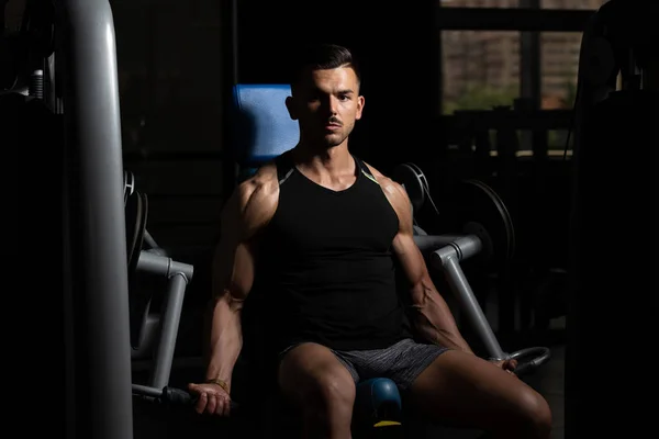 Bodybuilder Doing Heavy Weight Exercise For Biceps — Stock Photo, Image