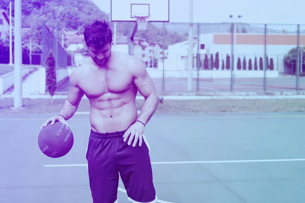 Basketball Player Is About To Slam Dunk — Stock Photo, Image