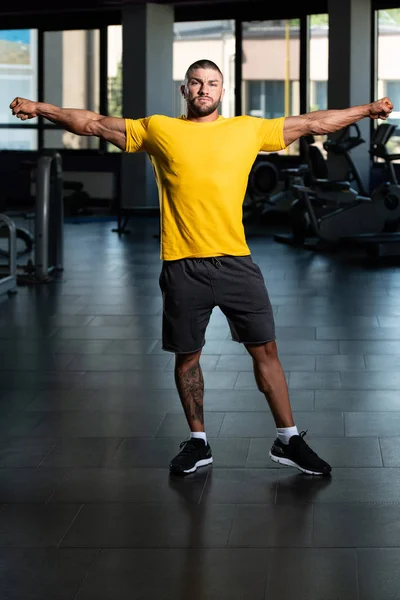 Handsome Man Posing In Yellow T-shirt — Stock Photo, Image