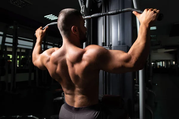 Muscular Man Doing Heavy Weight Exercise For Back — Stock Photo, Image