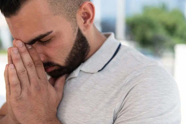 Man Prayer at Mosque — Stock Photo, Image