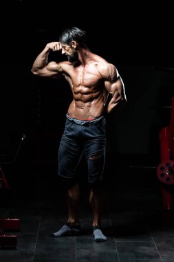 kasların esneme vücut geliştirmeci