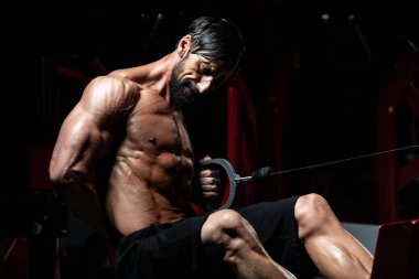 Olgun Adam Makine de Geri Egzersiz