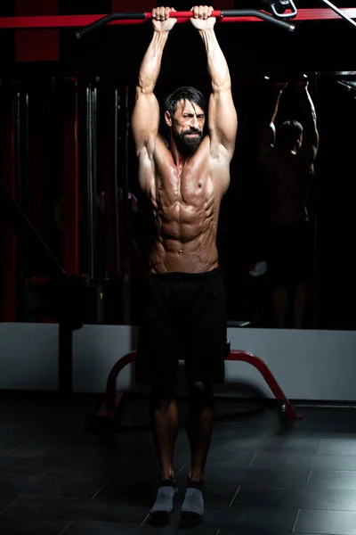 Exercising Abdominals In Gym — Stock Photo, Image