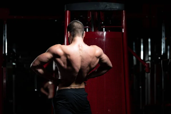 Serious Bodybuilder Standing In The Gym — Stock Photo, Image