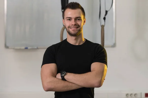 Porträt Eines Hübschen Personal Trainers Der Sportbekleidung Fitnessstudio Trägt — Stockfoto