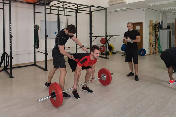 Grupo Personas Haciendo Ejercicio Juntas Levantando Peso Usando Cuerda Bola — Foto de Stock