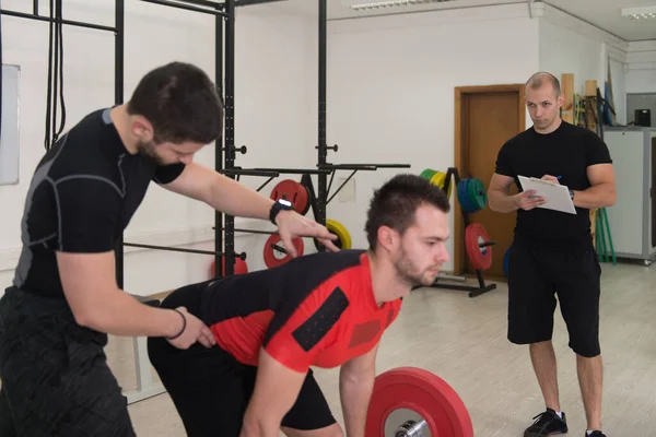 Beden Eğitimi Grubu Ağırlık Kaldırma Egzersizi Erkekler Kızlar Egzersizi — Stok fotoğraf