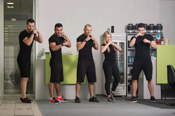 Smiling Group Fit Friends Sportswear Standing Together Workout Class Gym — Stock Photo, Image