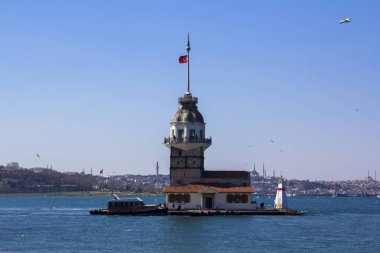 Kız Kulesi veya Kiz Kulesi Boğaziçi, Istanbul ortasında yer alan.