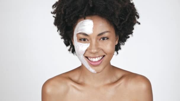 Happy African American Woman Face Mask Covering Eyes Cucumber Slices — Vídeos de Stock