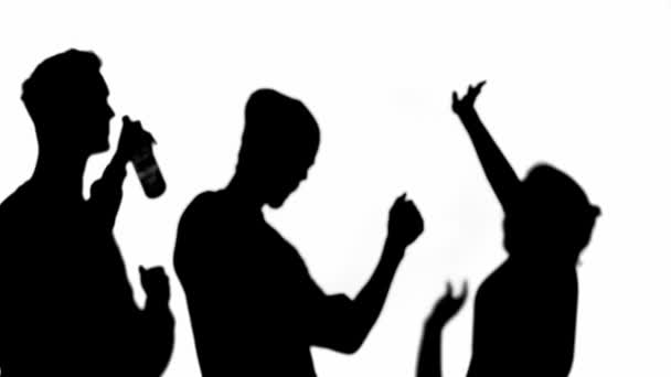 Three Silhouettes Friends Drinking Beer Dancing Isolated White — Stock Video