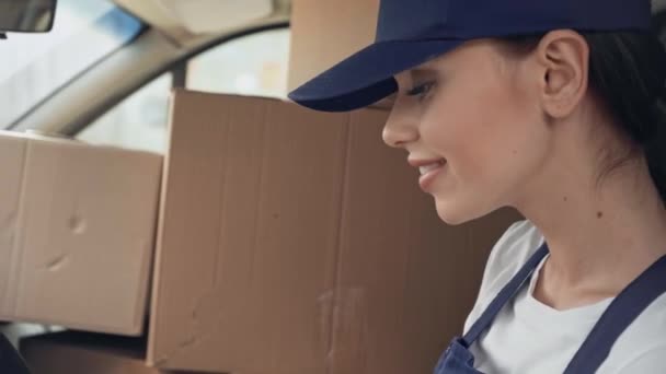 Happy Delivery Woman Writing Clipboard Car Parcels — Stok Video