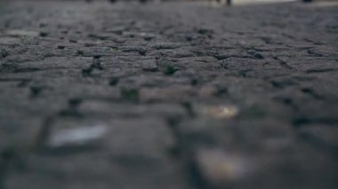 kaldırım taşları ile yolun yakın görünümü