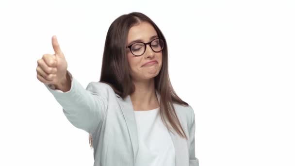 Щаслива Бізнес Леді Показує Великі Пальці Вгору Ізольовані Білому — стокове відео