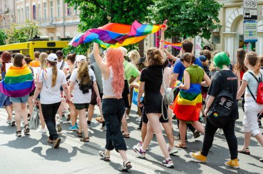 Kiev, Ukrayna - 23 Haziran 2019. Eşitlik Yürüyüşü. Lgbt yürüyüşü Kiev. Gay geçit töreni