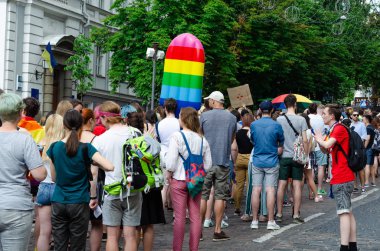 Kiev, Ukrayna - 23 Haziran 2019. Eşitlik Yürüyüşü. Lgbt yürüyüşü Kiev. Gay geçit töreni