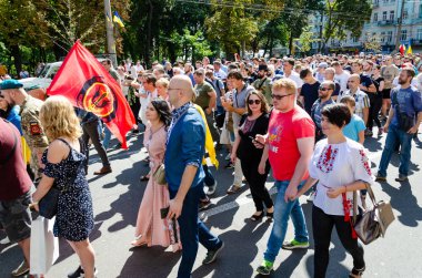 Kiev, Ukrayna - 24 Ağustos 2019. Gaziler Marşı. Doğu Ukrayna, gönüllüler ve sivillere savaş Ukraynalı gazileri. Ukrayna'nın Bağımsızlık Günü