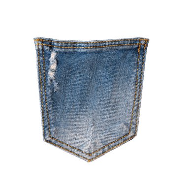 Beyaz arka planda izole edilmiş eski püskü kot pantolon arka cebi. Denim modası, cep tasarımı. Yakın çekim.