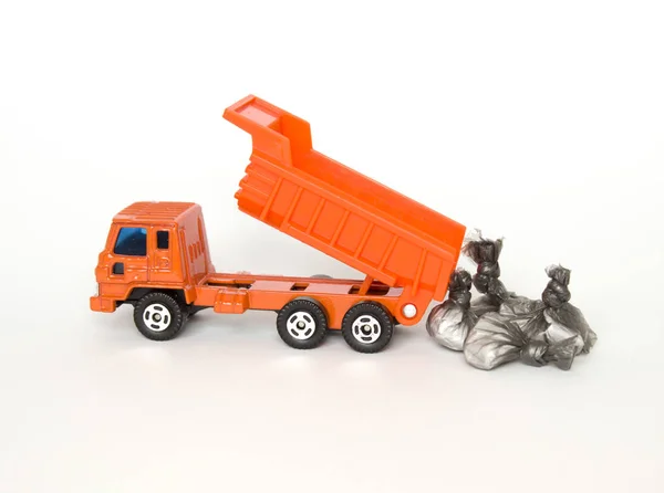 Caminhão Lixo Brinquedo Com Sacos Lixo Isolados Fundo Branco — Fotografia de Stock