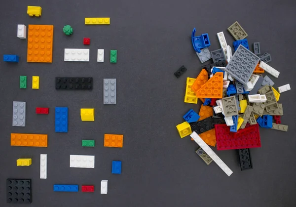 Constructeurs Pour Enfants Sur Noir Cubes Multicolores Jeux Pour Moteur — Photo