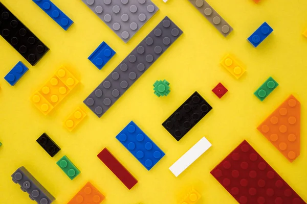 Sfondo Sito Bambini Menu Costruttori Bambini Giallo Cubi Multicolori Giochi — Foto Stock