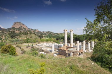 2. yüzyıl Lidya'nın Sardeis başkenti Artemis tapınağının kalıntıları