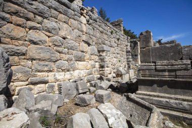 Eski Likya şehri Arykanda. Gymnasium kompleksine genel bakış. Arykanda, 1000 metre yükseklikte dağ terasları üzerinde inşa edilmiş antik bir şehirdir. Muhteşem bir antik şehirdir. Antalya-Türkiye